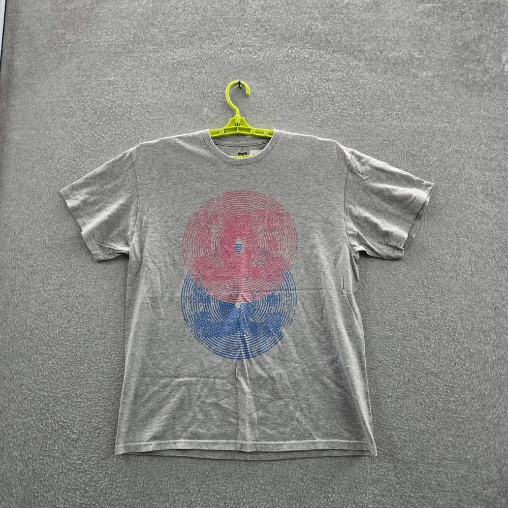 DC Shoes Women Shirt LARGE Gray Record Print Graphic Tee Short Sleeve Logo